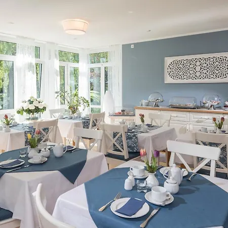 Hotel Am Elisabethufer 3*